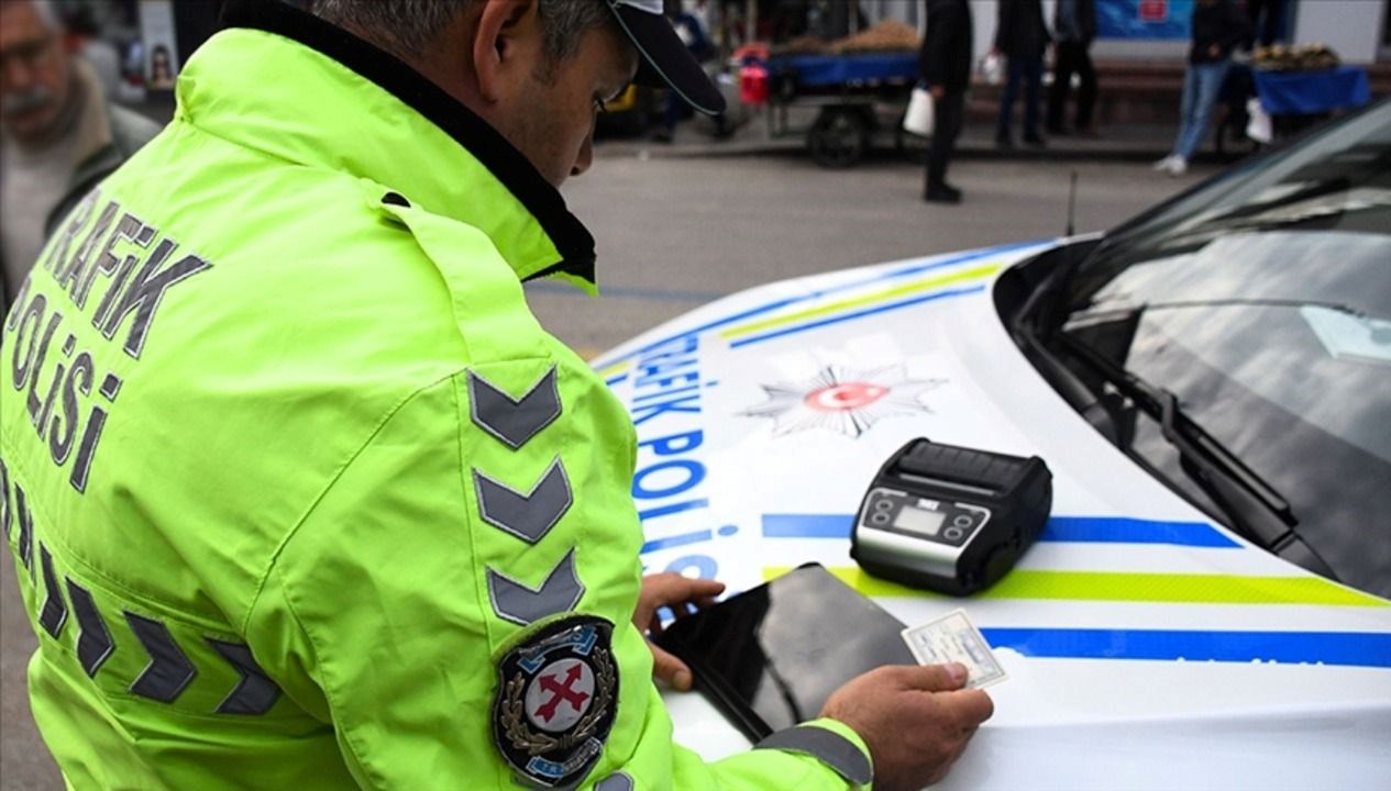 samsunda ehliyetsiz surucu polise carpip kacti OBQyYeCk.jpg