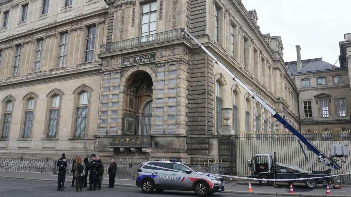 Louvre Müzesi Soygunu