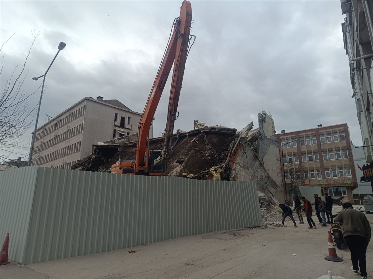 Keşan’da Yıkım Talimatına Uymayan Yükleniciye 160 Bin Lira Ceza