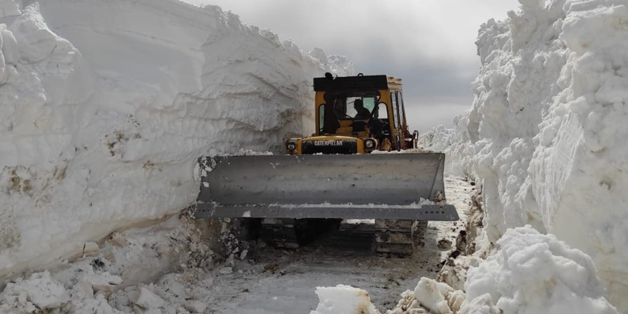 Şırnak’ta Karla Mücadele Tamamlandı: 5 Metreyi Aşan Kar Tabakası Aşıldı